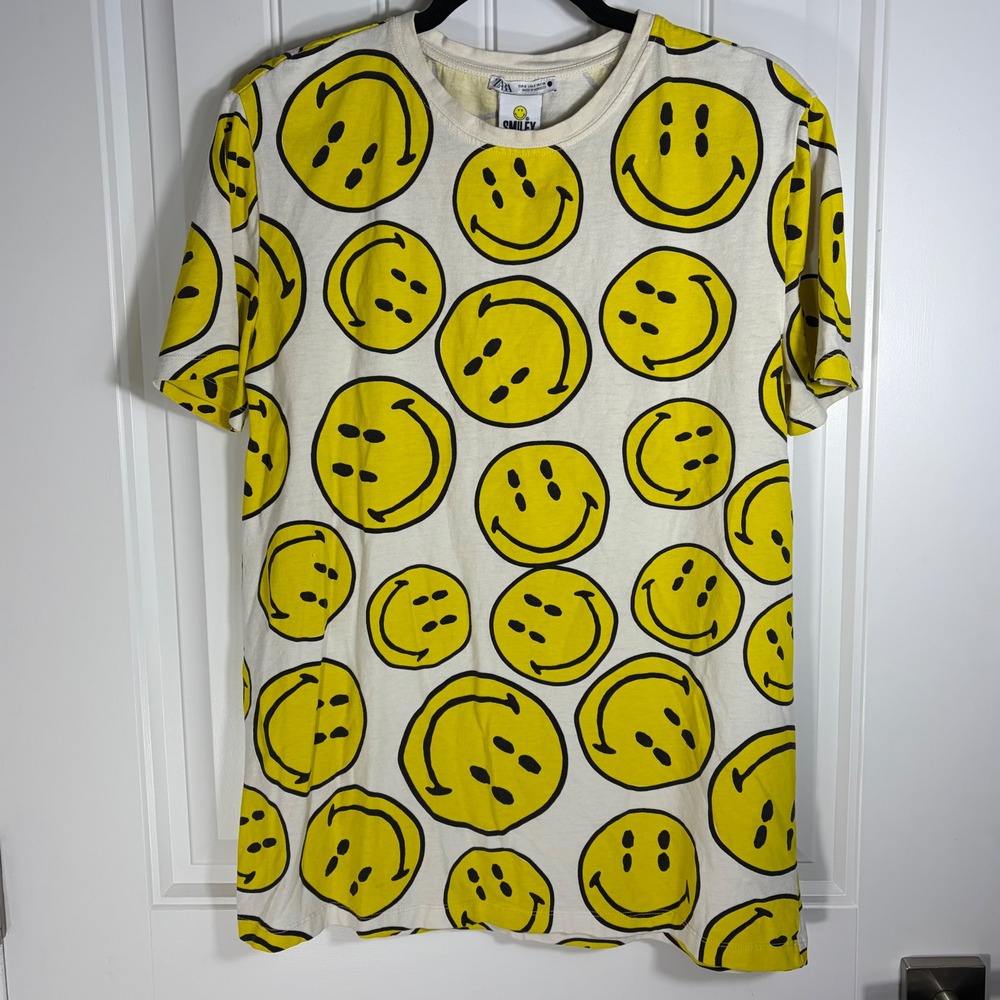 Zara x Smiley Happy Collection All Over Smiley Face Graphic T-Shirt Size S